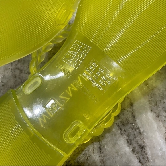 NWOT Stuart Weitzman Neon Electric Lime Braida Sawyer Jelly Sandals Size 9 - Picture 9 of 11